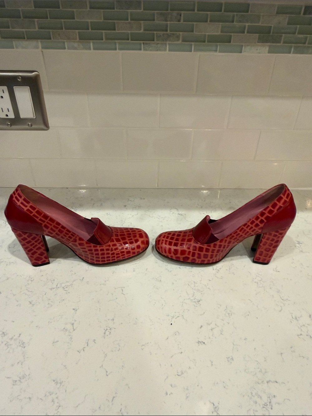 John Fluevog Red Croc-Embossed Block Heel Pumps size 8.5 - Picture 7 of 9